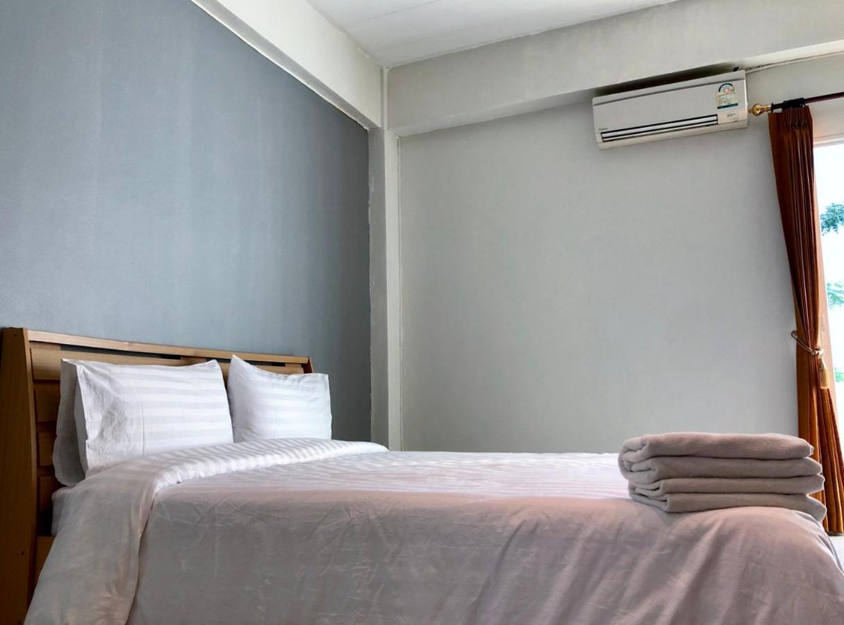 Uh Hostel Bangsaen Eksteriør bilde